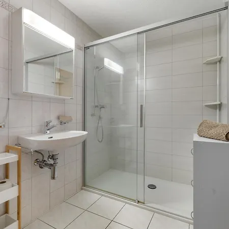 Nid Douillet Aux Bains De *