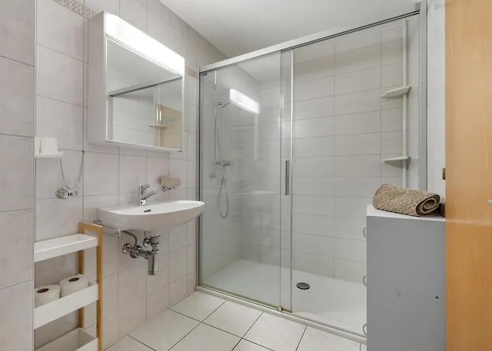 Nid Douillet Aux Bains De *