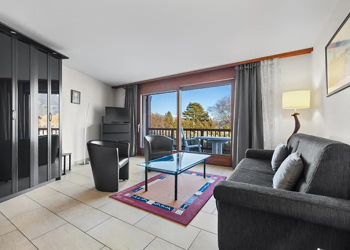 Nid Douillet Aux Bains De *