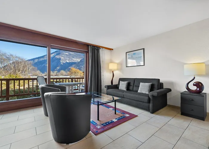 Nid Douillet Aux Bains De *